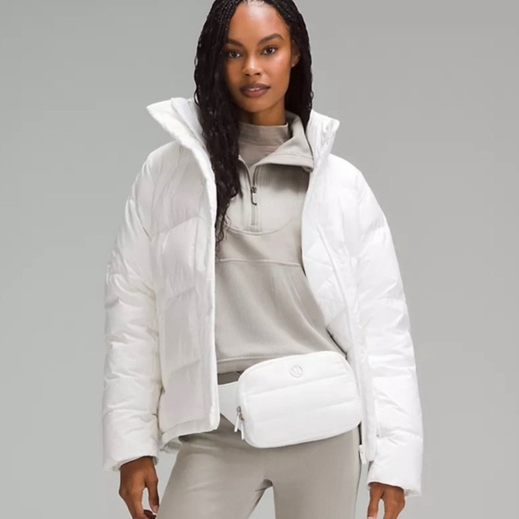 The Lululemon Everywhere Belt Bag Wunder Puff. - Picture 3 of 17